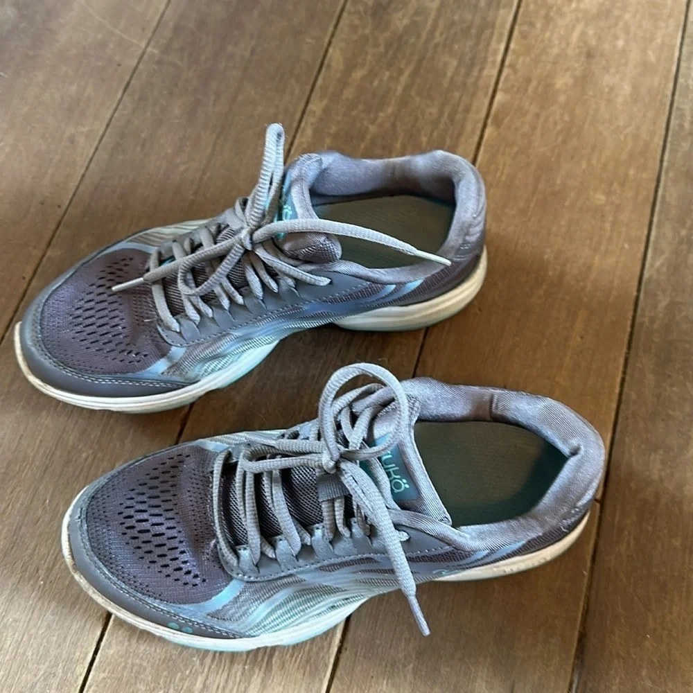 Women’s Grey and Blue Ryka tennis shoes size 7